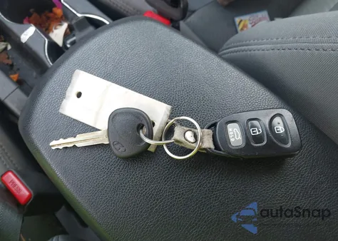 2013 Hyundai Elantra Gls z USA, uszkodzony, nr VIN 5NPDH4AE1DH368529